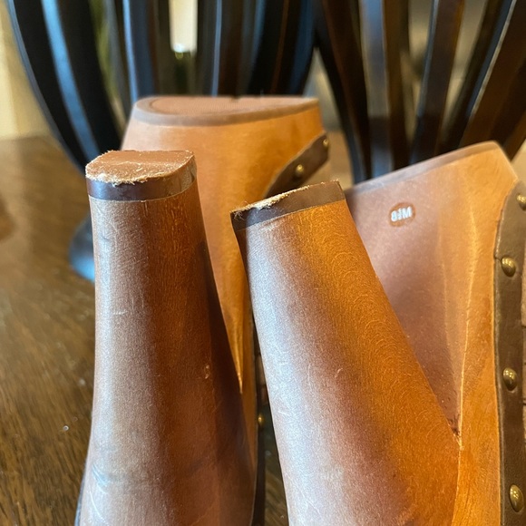 Ralph Lauren clog heels. Size 8.5 - Picture 4 of 6